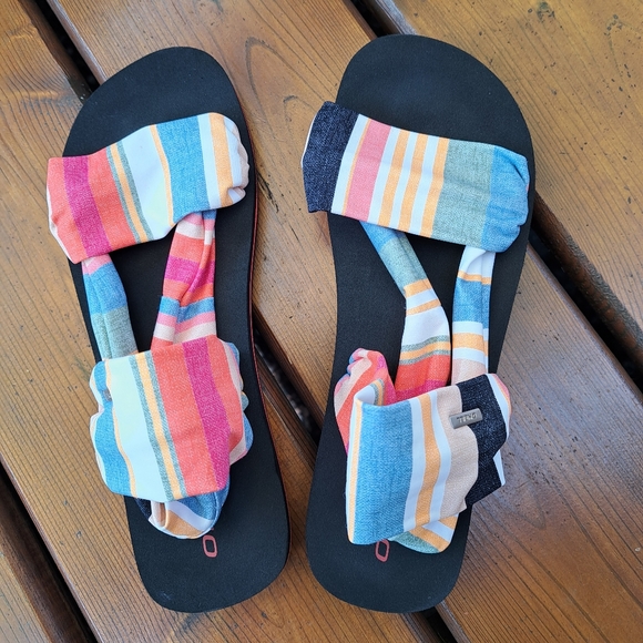 O'Neill Ditsy Wrap Sandals - Picture 3 of 9